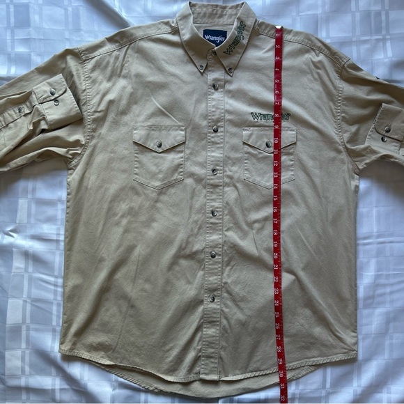 Wrangler Vintage Tan & Green Full Sleeve Button Down Top With Branded Sleeve - Picture 6 of 13